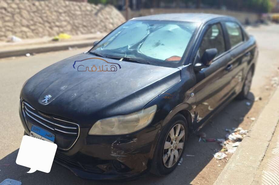 301 Peugeot أسود