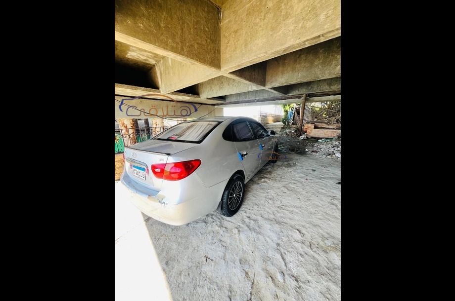 Avante Hyundai فضي