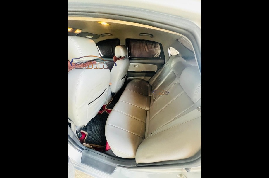 Avante Hyundai فضي