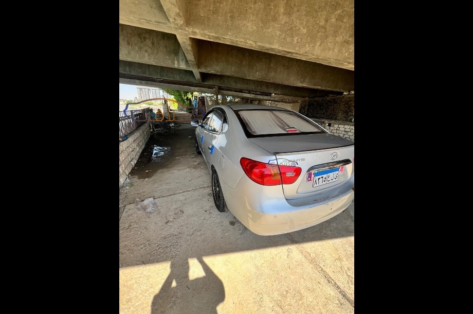 Avante Hyundai فضي