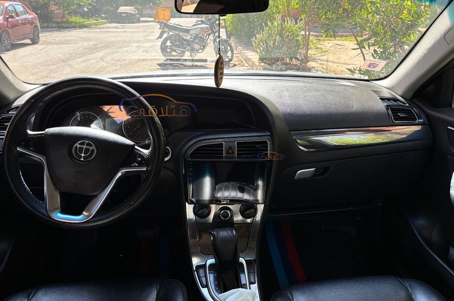 V5 Brilliance فضي