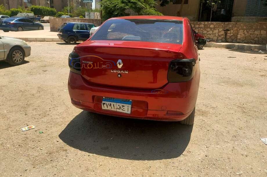 Logan Renault احمر