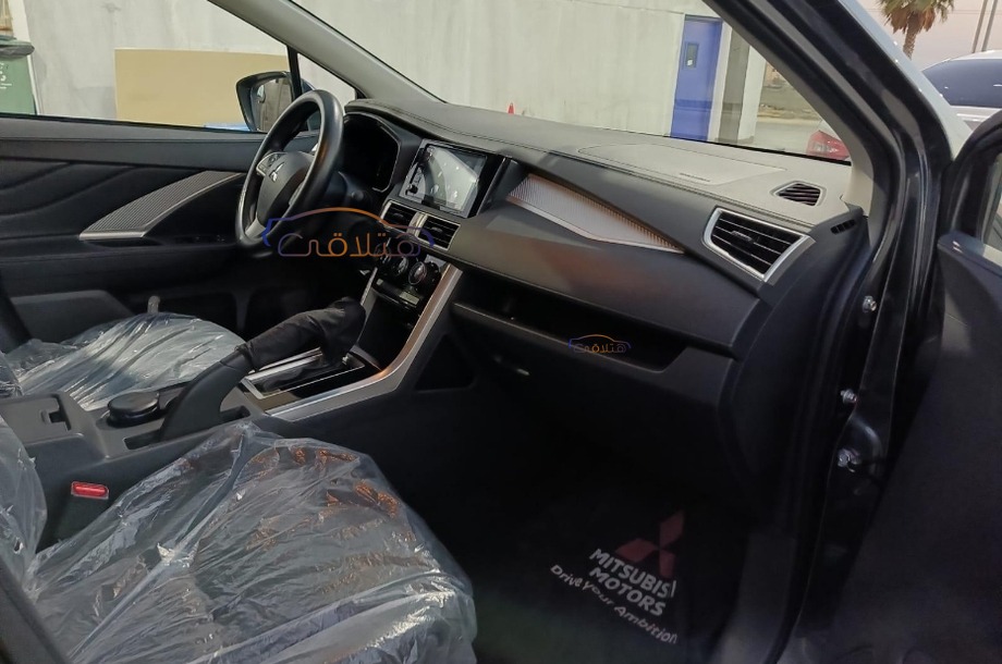 Xpander Mitsubishi Gray