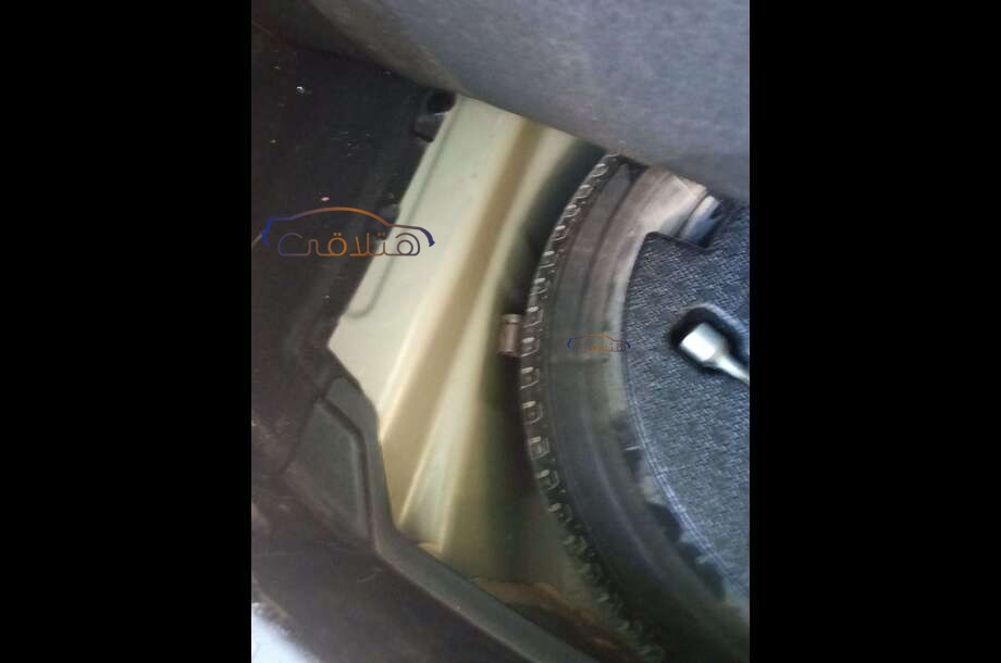 Corolla Toyota ذهبي