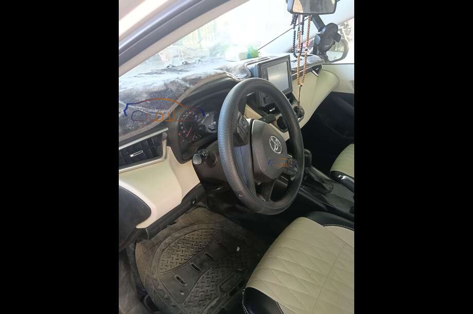 Corolla Toyota ذهبي