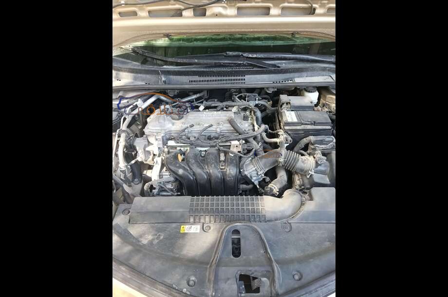 Corolla Toyota ذهبي