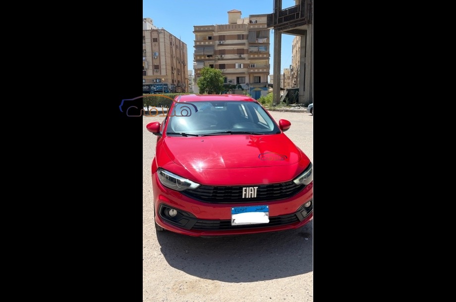 Tipo Fiat احمر
