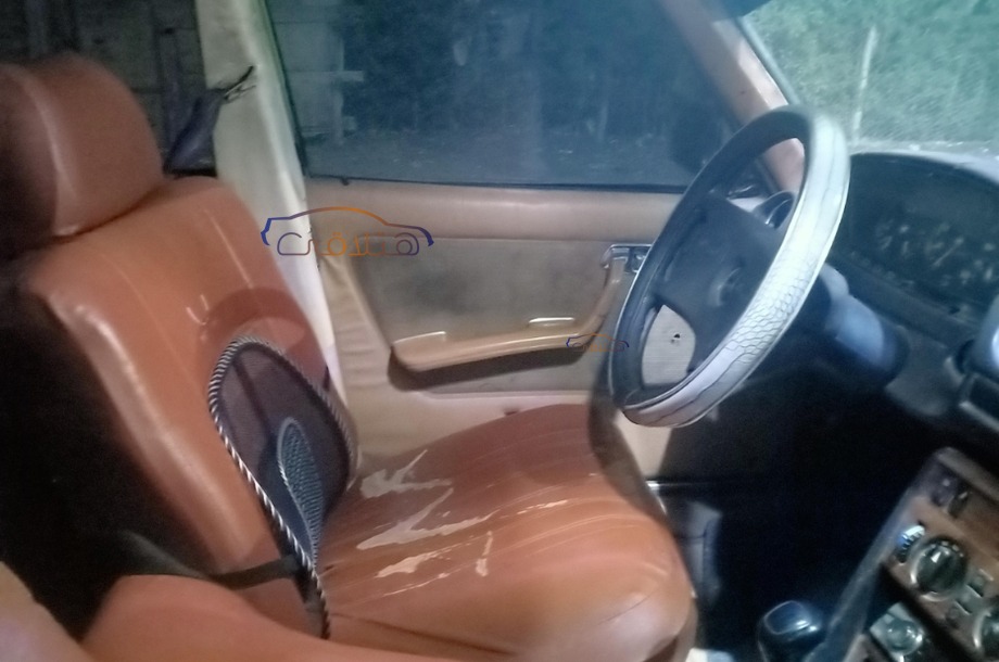 220 Mercedes أخضر