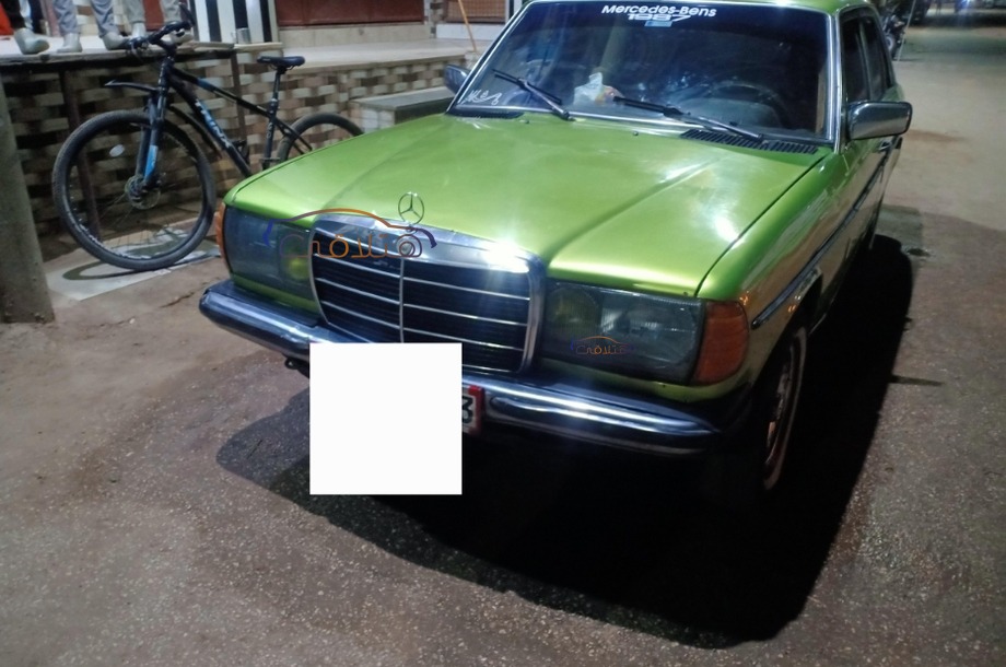 220 Mercedes أخضر