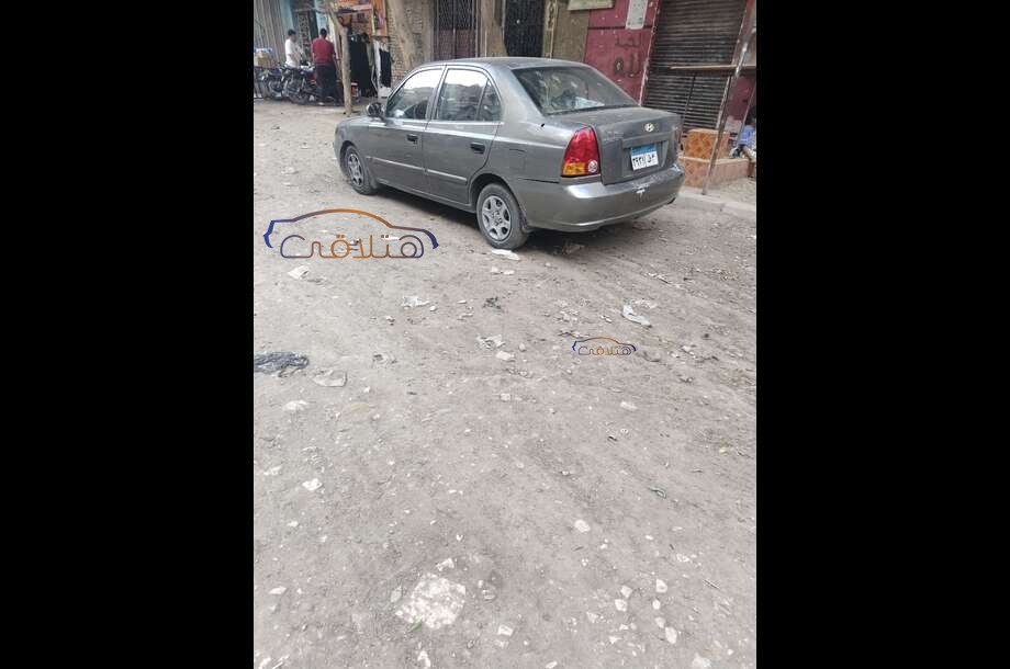 Verna Hyundai فضي