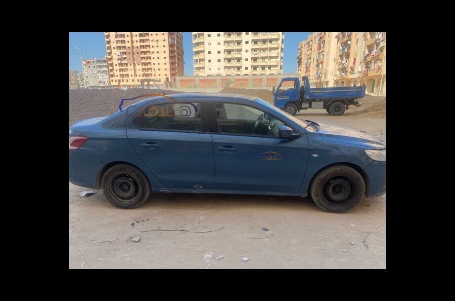 301 Peugeot الأزرق الداكن
