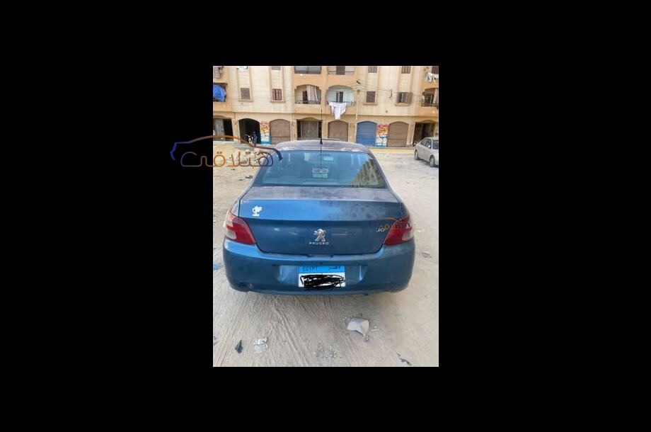 301 Peugeot الأزرق الداكن