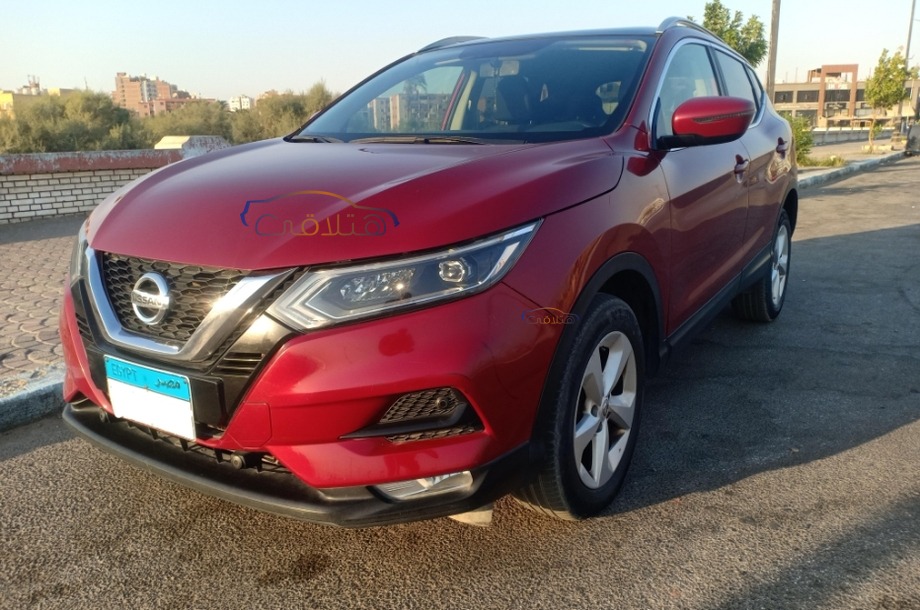 Qashqai Nissan احمر
