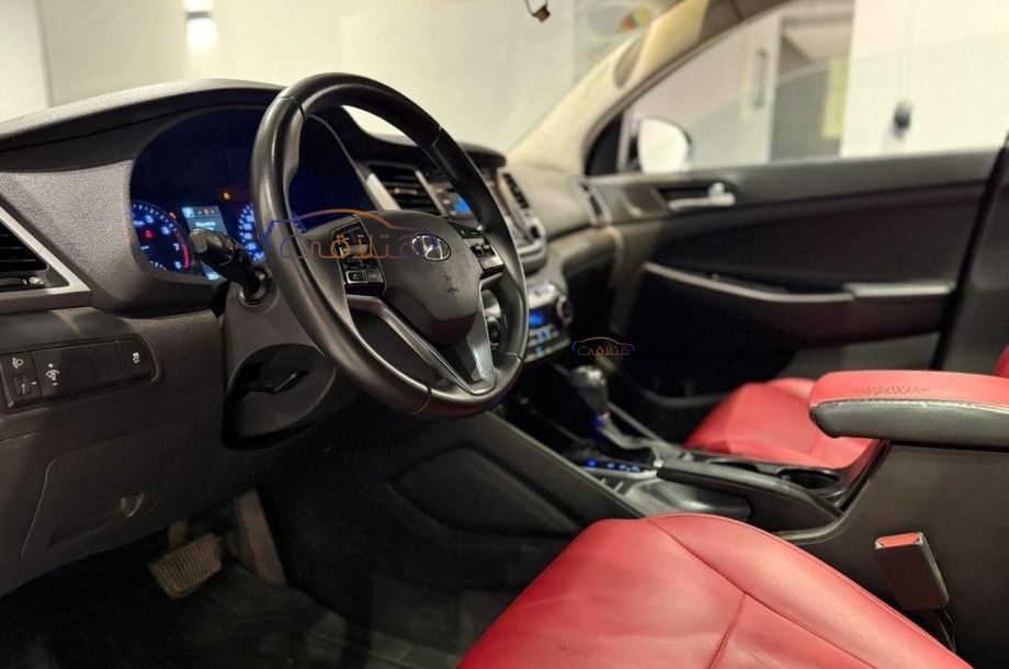 Tucson Hyundai Dark grey