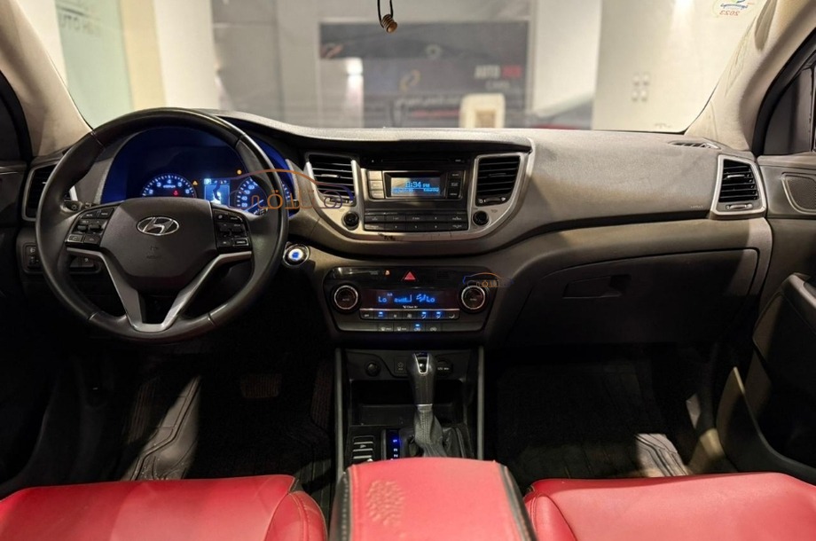 Tucson Hyundai Dark grey