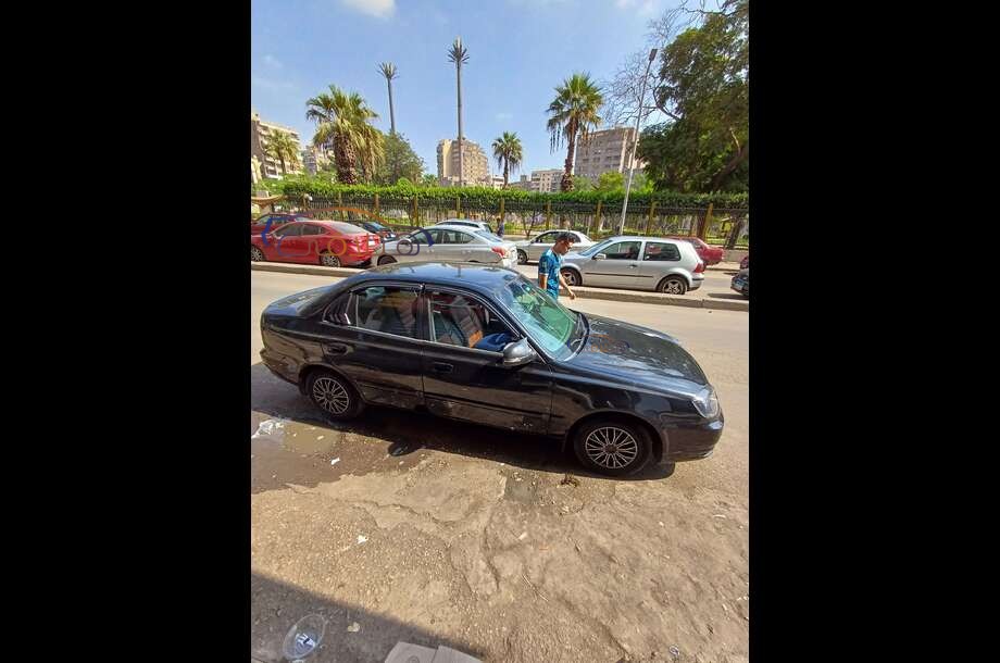 Verna Hyundai أسود