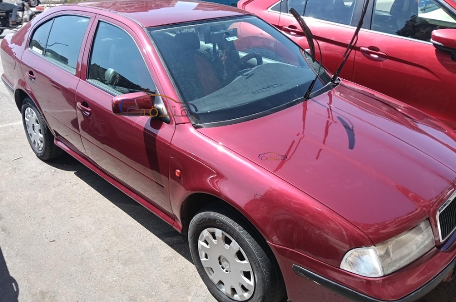 Octavia A4 Skoda احمر غامق