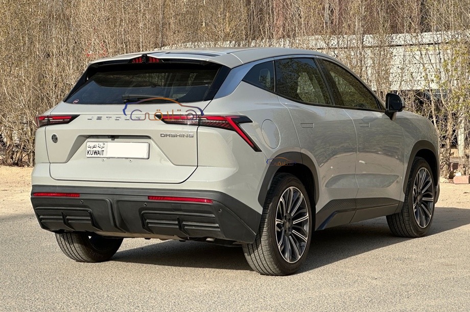 Dashing Jetour فضي