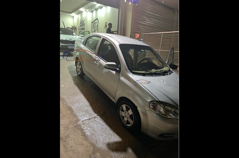 Aveo Chevrolet Dark grey