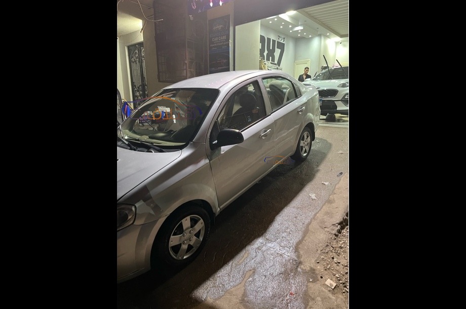Aveo Chevrolet Dark grey