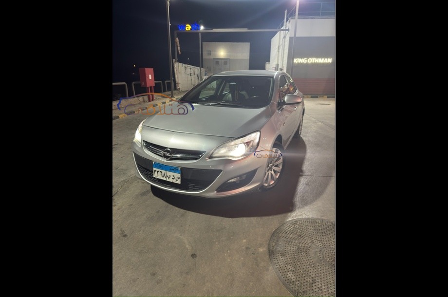 Astra Opel فضي