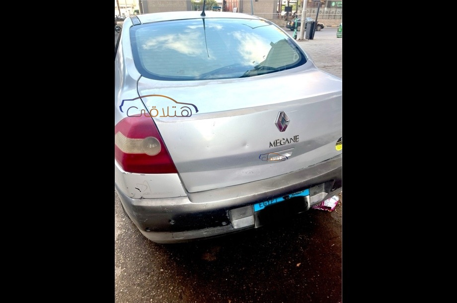 Megane Renault فضي