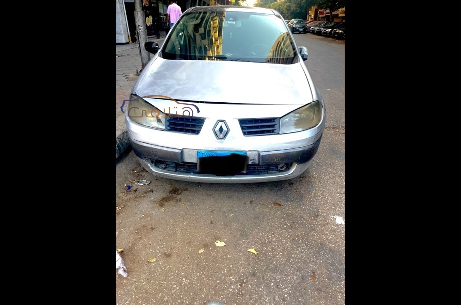 Megane Renault فضي
