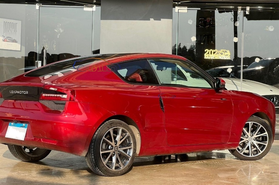 Other Zeekr احمر