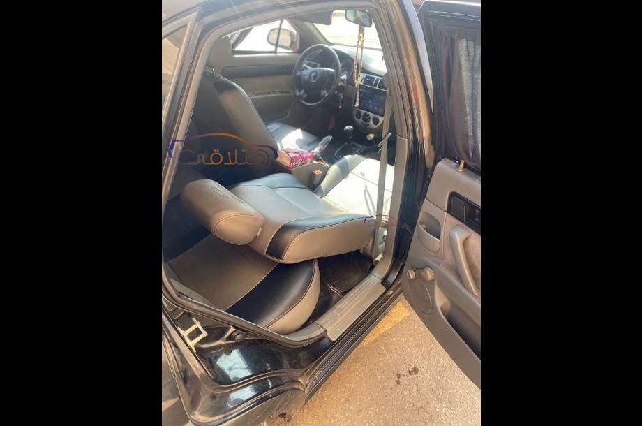 Optra Chevrolet أسود