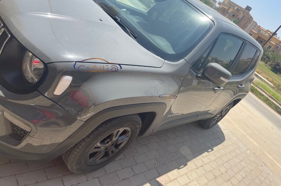 Renegade Jeep فضي