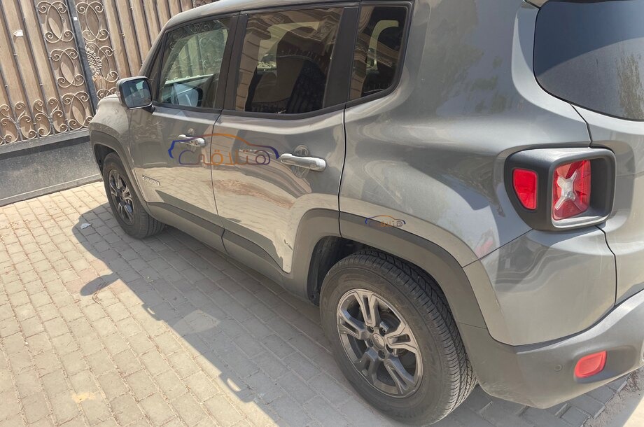 Renegade Jeep فضي