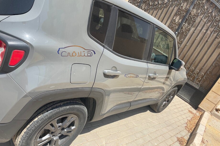 Renegade Jeep فضي