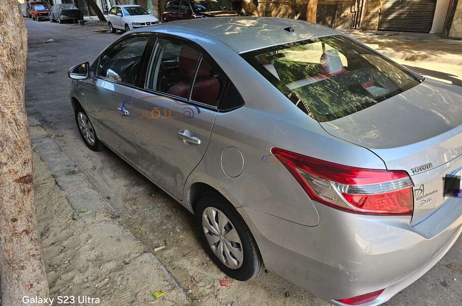 Yaris Toyota Silver