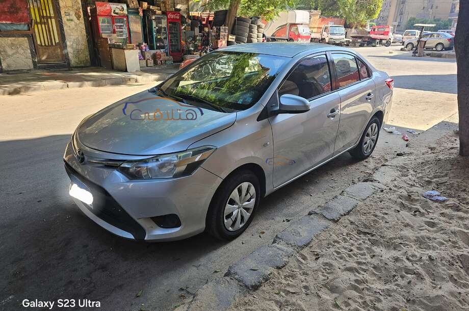 Yaris Toyota Silver