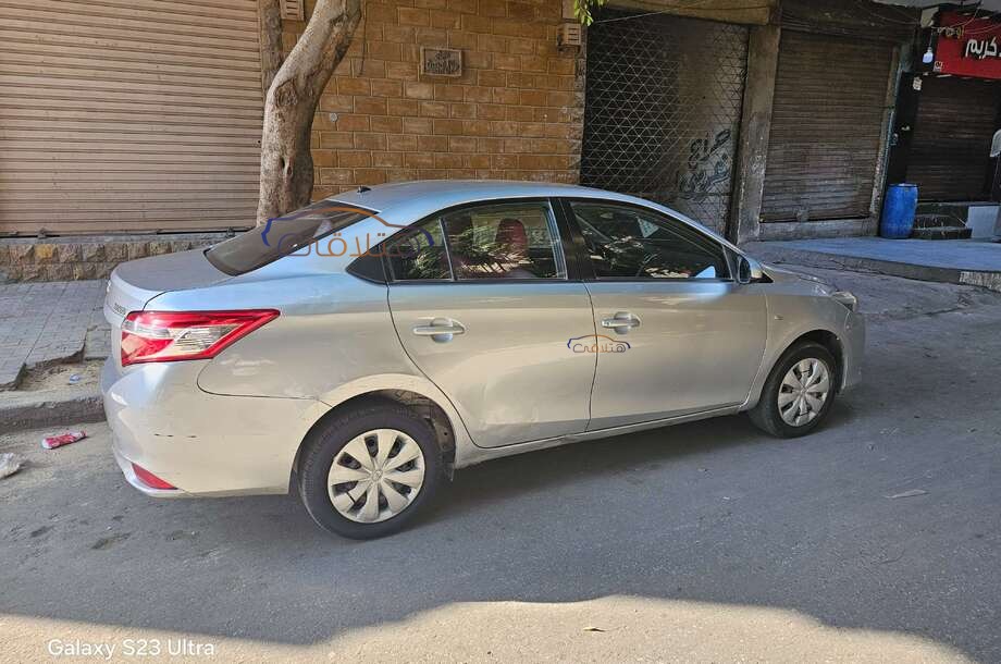 Yaris Toyota Silver