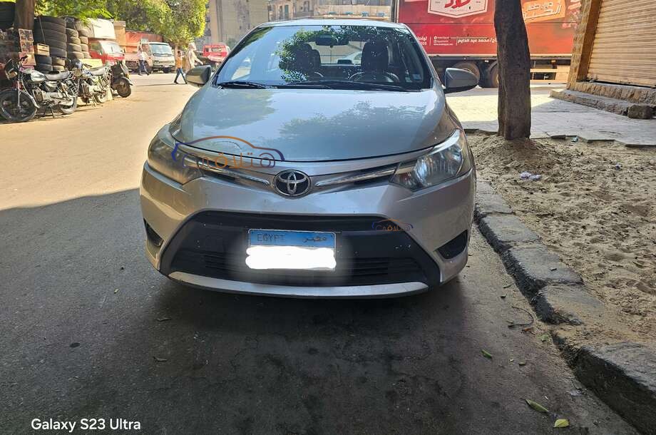 Yaris Toyota Silver
