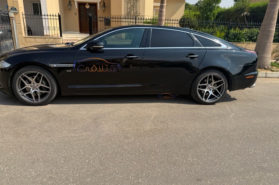 XJ Jaguar Black