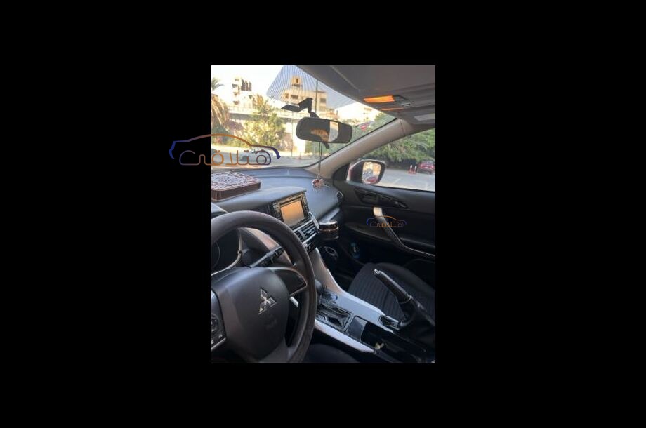 Eclipse Cross Mitsubishi احمر