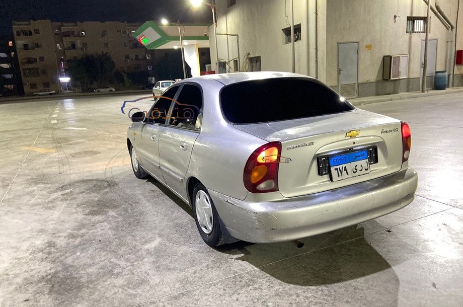 Lanos Chevrolet فضي