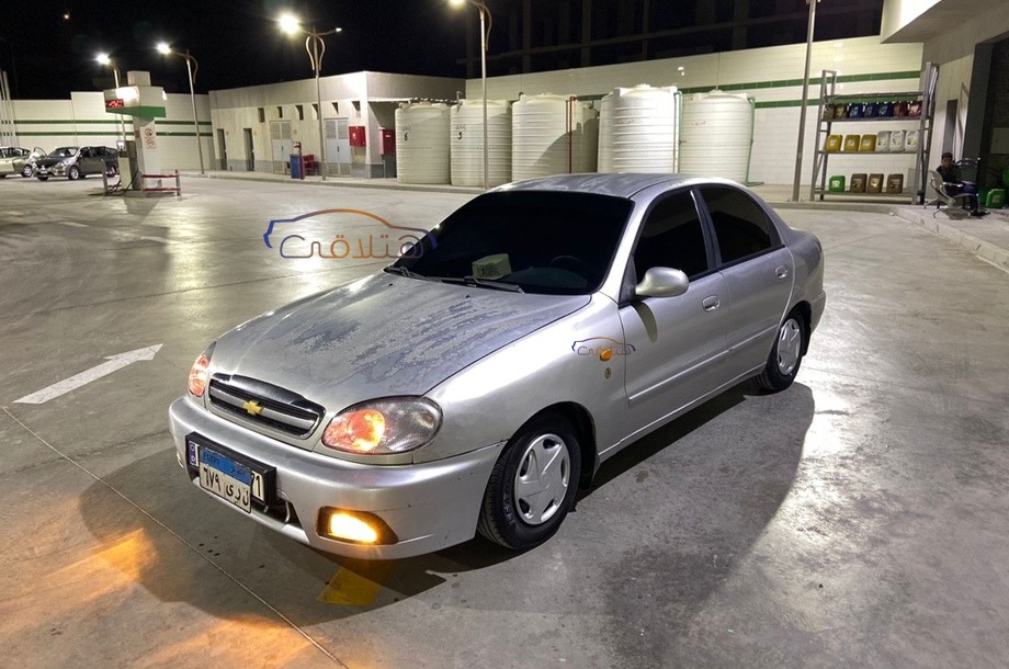 Lanos Chevrolet فضي