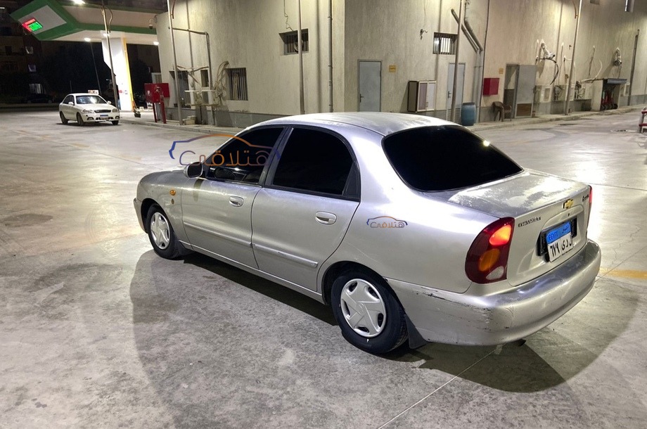 Lanos Chevrolet فضي