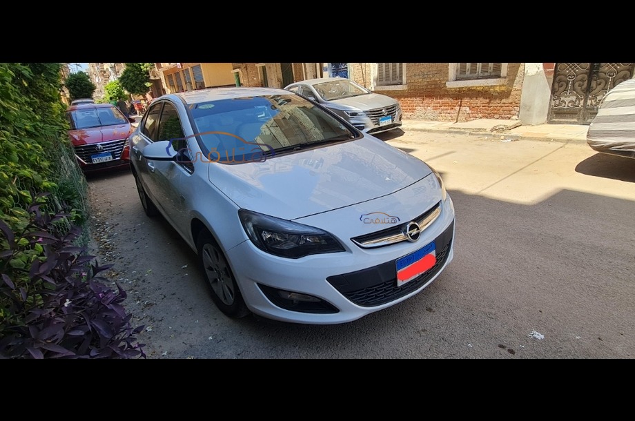 Astra Opel أبيض