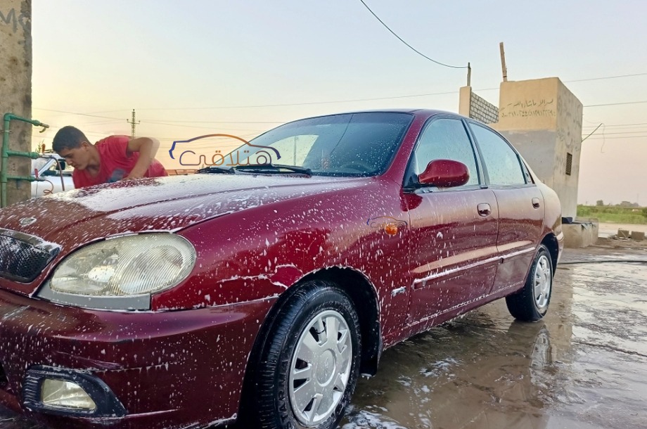 Lanos 2 Daewoo احمر