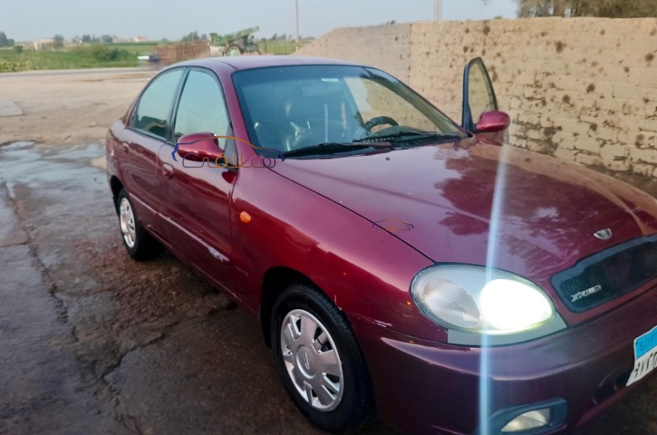 Lanos 2 Daewoo احمر