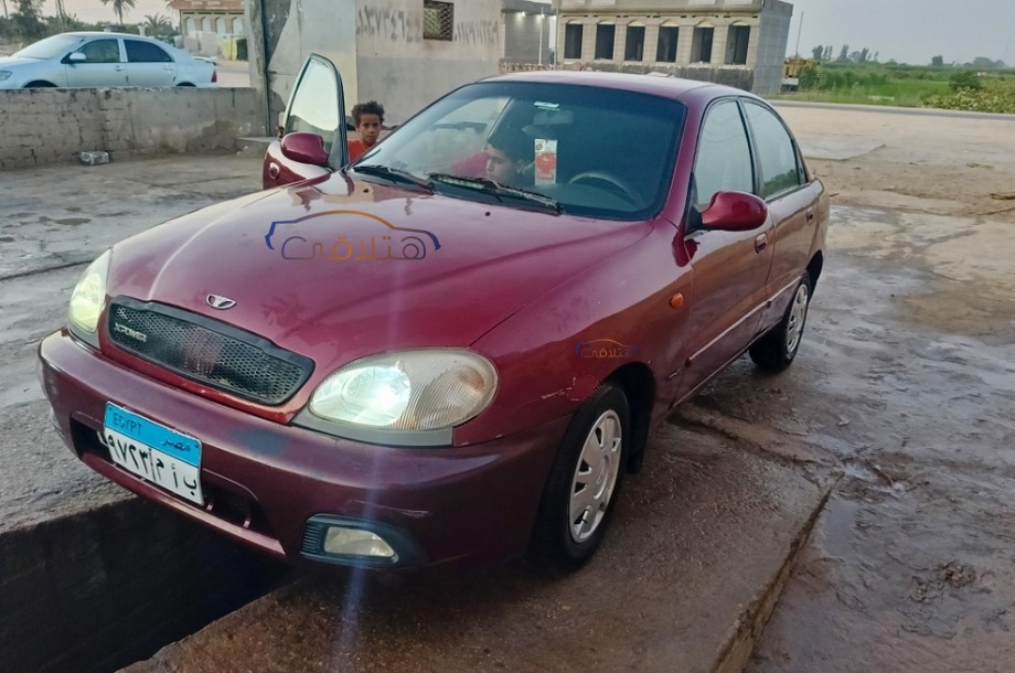 Lanos 2 Daewoo احمر