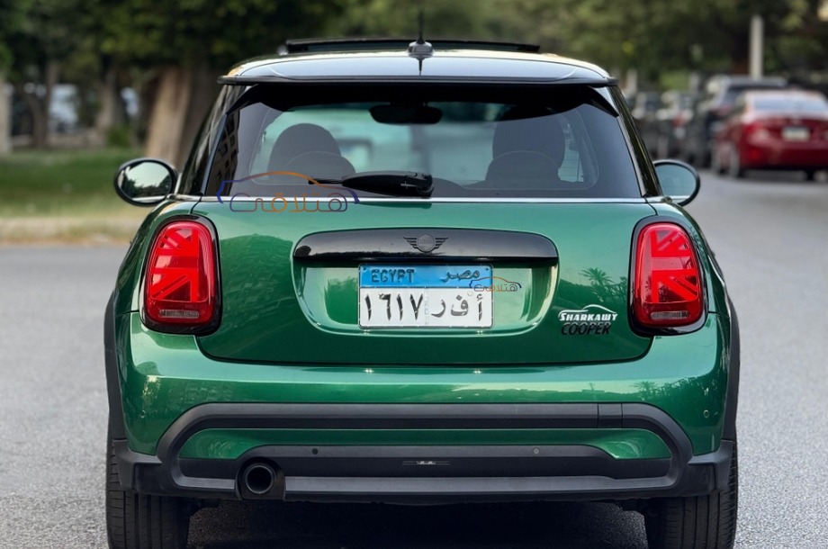 Cooper Mini اخضر غامق