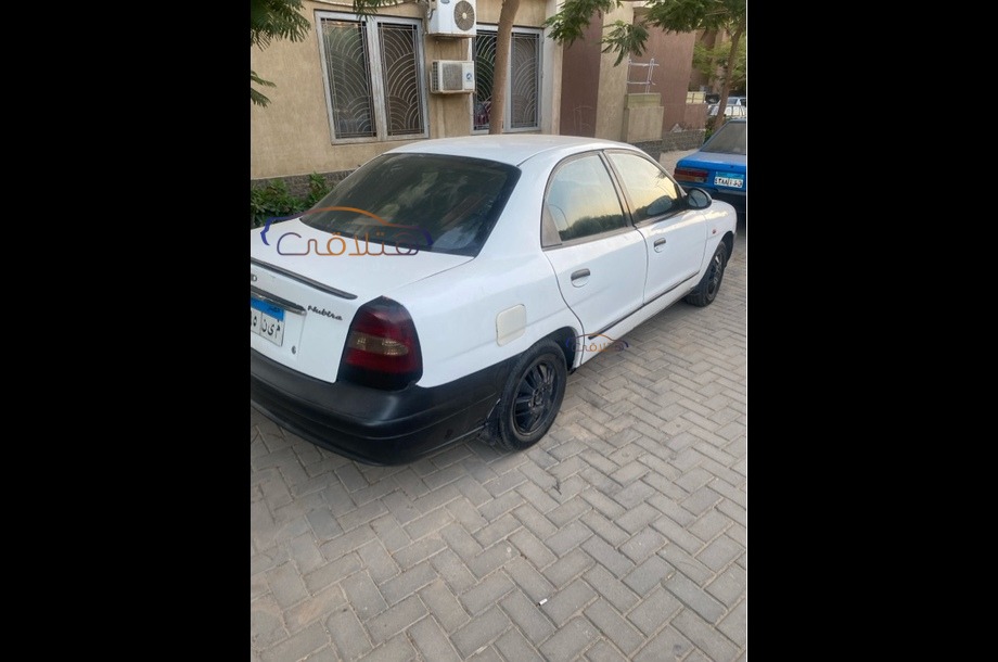 Nubira 2 Daewoo أبيض