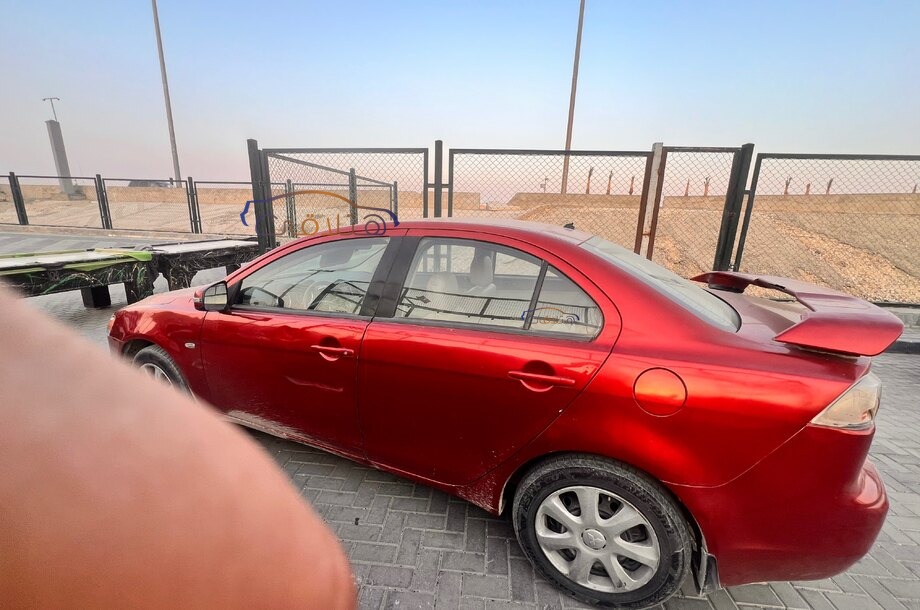 Lancer EX Shark Mitsubishi احمر