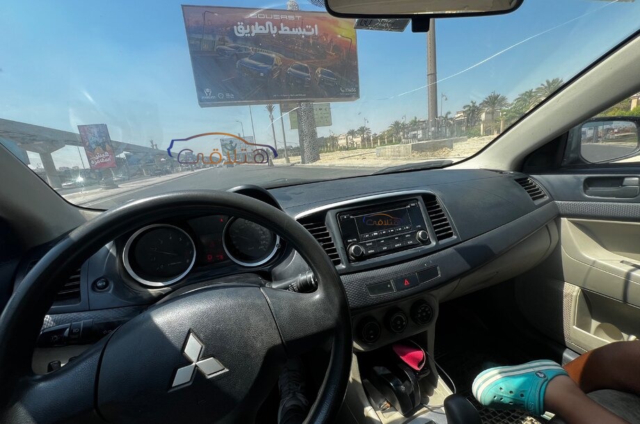 Lancer EX Shark Mitsubishi احمر