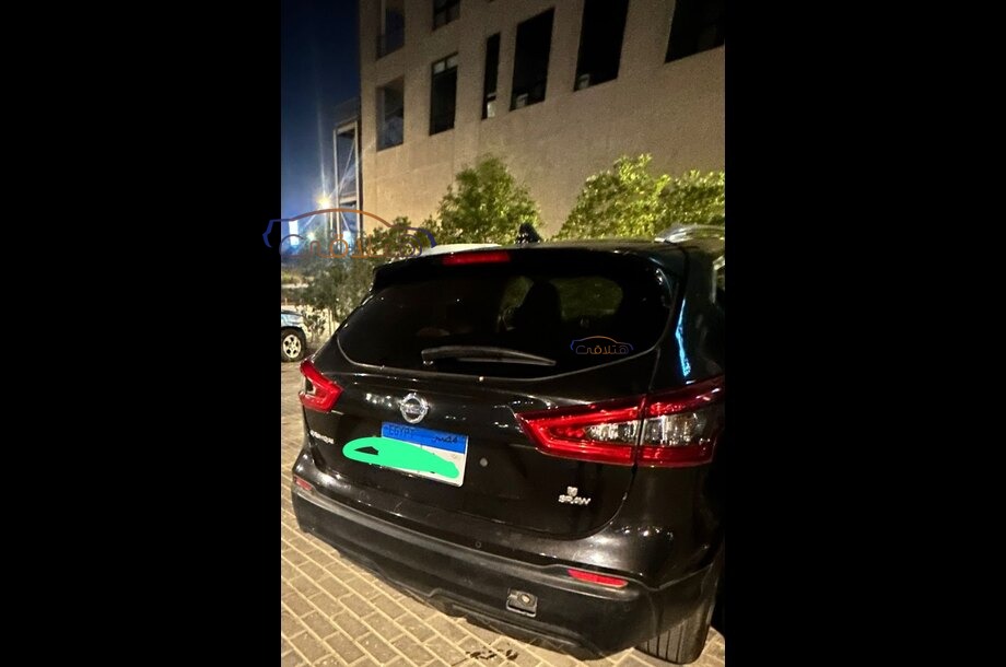 Qashqai Nissan أسود